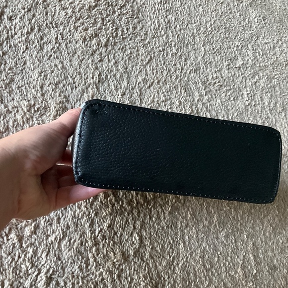 Persaman Women's Shoulder Handbag - Picture 6 of 9